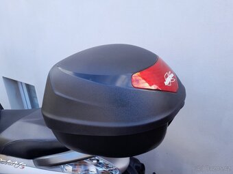 Piaggio Beverly 300 ABS, 2018, moc pěkný stav, ZIMNÍ CENA - 12