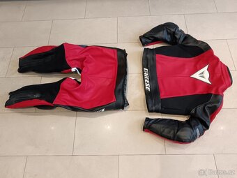 Dainese Race-Pánská kožená moto kombinéza,dvoudílná-zkracená - 12
