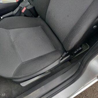 Opel Astra, 1.9CDTI,KRÁSNÁ,SERVISKA,VÝBAVA - 12