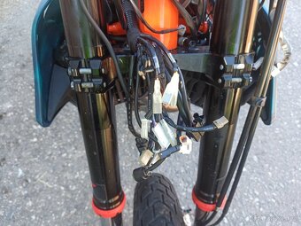 KTM 690 SMC R 2024 - 12