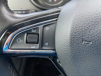 Škoda Octavia 1.6 TDi DSG Navigace, Tempomat - 12