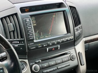 Toyota LandCruiser 200 4.5D - 12