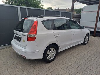 Nové v ČR...Krásný Hyundai I30 cw... - 12