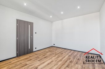 Pronájem nově zrekonstruovaného bytu 3+1 s lodžií, 72 m2, ul - 12