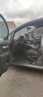 Toyota Auris 1.4 D-4D - 12