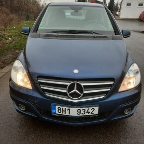 Mercedes Benz B180 - 12