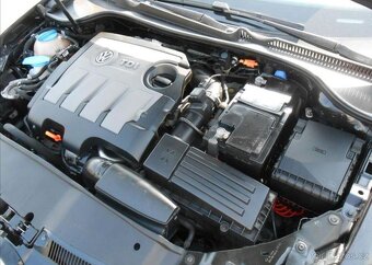 Volkswagen Golf 1,6 TDI 77kW GOLF 6 Serviska nafta - 12