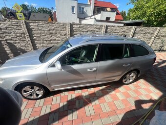 ŠKODA SUPERB 2.0TDI 125KW ELEGANCE+ COMBI TAŽNÝ XENONY - 12