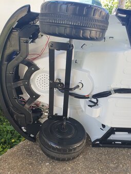 Dětské elektrické auto - 12