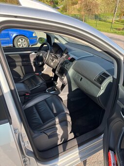 VW Touran 2.0 TDI DSG - 12