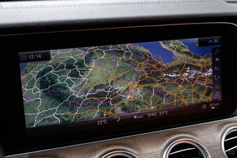 Mercedes-Benz E 220d 4MATIC All Terrain - 12
