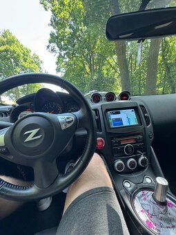 Nissan 370Z - 12