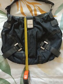 Kabelka GUESS - látková s logem - 12