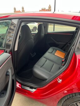 Tesla Model 3 PERFORMANCE 06/2024 Super Red - 12