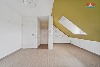 Prodej rodinného domu, 238 m², Nechanice - 12