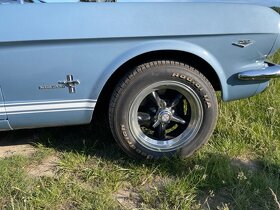 Ford Mustang Convertible 289CUI V8 - 12