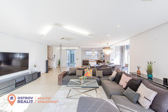 Prodej, rodinný dům s wellness, jezírkem, pozemek 1034 m2, Š - 12