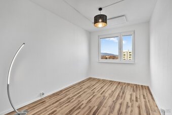 Prodej bytu 5+1 91 m² po rekonstrukci s krásným výhledem - 12