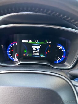 Prodam Toyota Corolla 1,8 HYBRID automat rv 2022 - 12