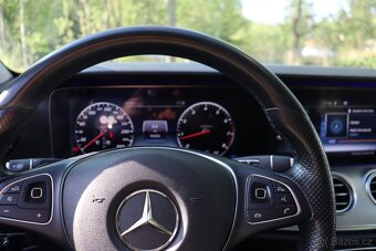 Mercedes-Benz E200 - 12