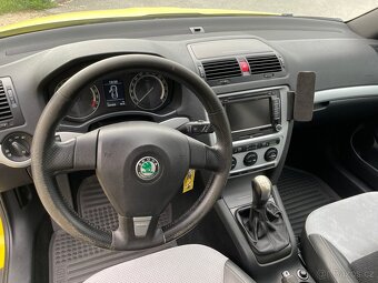 Škoda Octavia 2 RS 2.0 TFSI žlutá - 12