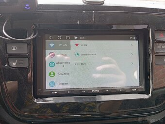 VW Up 1,0i , klimatizace, vyhřívaná sedadla - 12