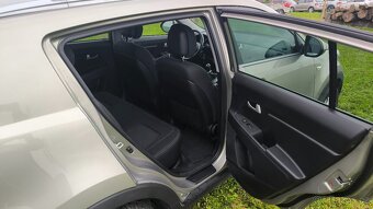 Kia Sportage, 1,6 GDI 99kW / původ ČR - 12