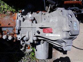 VW Passat B5 a B 5,5 nárazníky , stěna, kapota B5 z lampy - 12