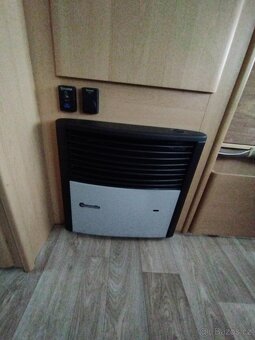 Karavan - obytný přívěs - 12