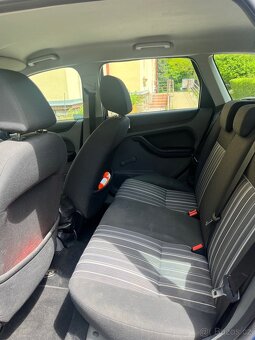 Ford Focus - 12