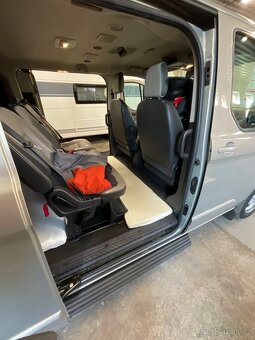 FORD Tourneo Custom 2,2 TDCi 114 kw - 12