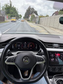 Volkswagen Passat - 12