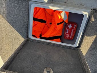 Použitá rybářská loď RiverFox 470 + motor + vlek - 12