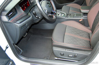 Škoda Octavia 4 IV RS PHEV záruka Matrix - 12