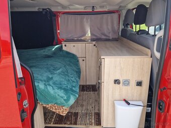 Renault Trafic obytný vůz rok 2018 - 12
