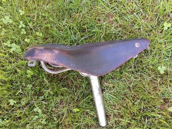 Staré kožené sedla - 12