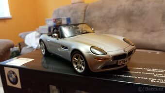 1:18 bmw z8 007 - 12
