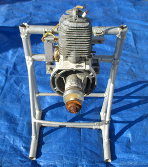 nádrž motor polomotor 125 175 jawa upravený rám drobné díly - 12
