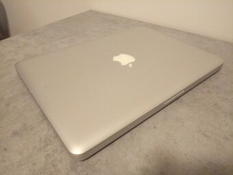 Apple MacBook (13-inch, Late 2008) 2 GB Ram, 120 GB SSD - 12