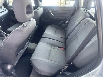 Toyota RAV4 2.0 110kW 2005 135551km 4x4 BEZ KOROZE - 12