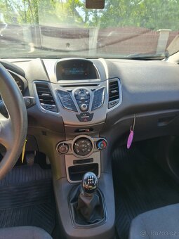 Ford Fiesta - 12