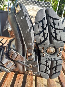 Boty 42 vel. New Rock Reactor - 12