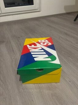 Nike SB Dunk Low Ben & Jerry's - 12