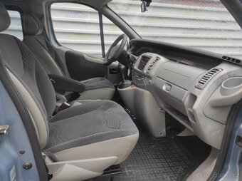 Renault Trafic, 2,5dCi 107kW Passenger 7 míst - 12
