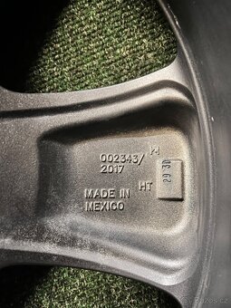 6x139.7 R20 Dodge RAM 1500 - ORIGINÁL Alu - černé - 12