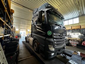 Mercedes Actros 1845 - 12