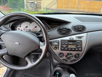 Ford Focus 1,6 16V 32 000 KM - 12