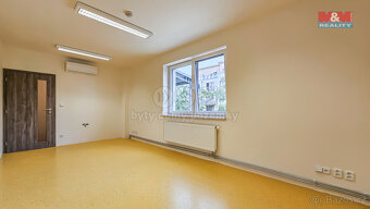 Pronájem kancelářského prostoru, 701 m², Praha - 12