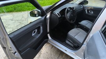 Škoda Fabia 2.  BEZ KOROZE - 12