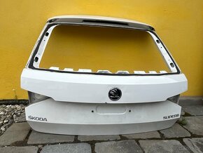 Superb 3 dveře,světla,nárazníky ,kapoty - 12